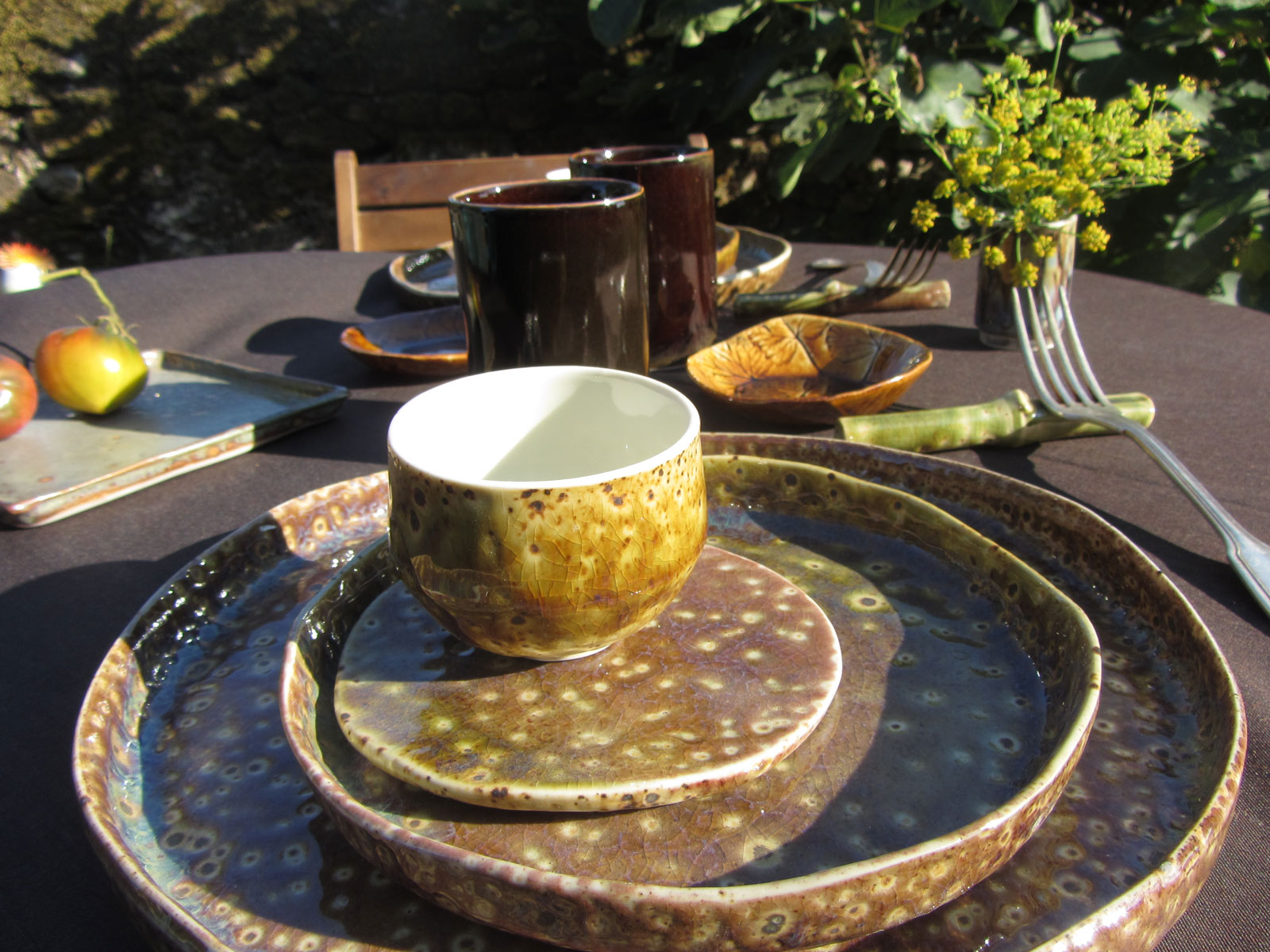 Collection ocre brun nénuphar : assiette coupe simple